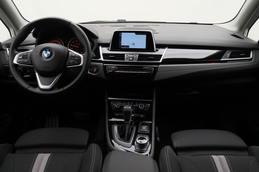 BMW 2 Serie Active Tourer 218i Corporate Lease Executive LED, Camera, Navigatie, Stoelverwarming, PDC