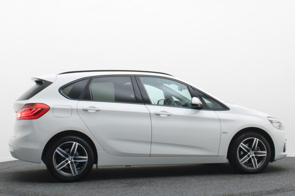 BMW 2 Serie Active Tourer 218i Corporate Lease Executive LED, Camera, Navigatie, Stoelverwarming, PDC