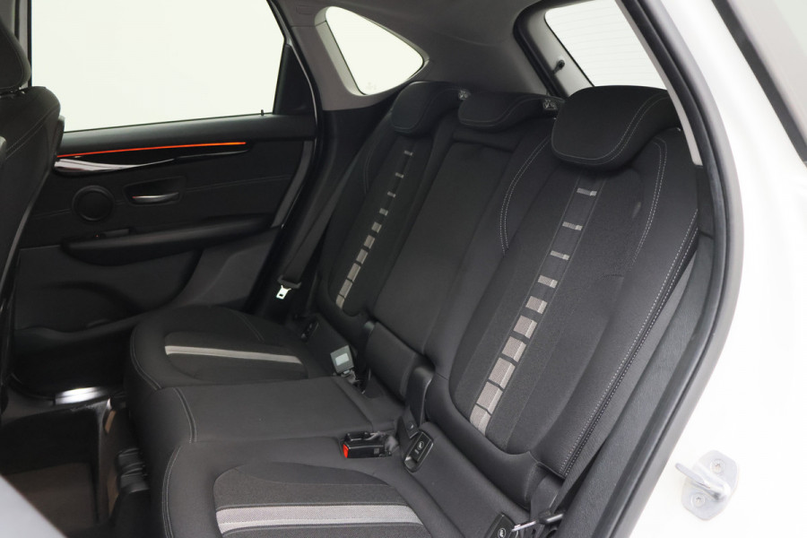 BMW 2 Serie Active Tourer 218i Corporate Lease Executive LED, Camera, Navigatie, Stoelverwarming, PDC