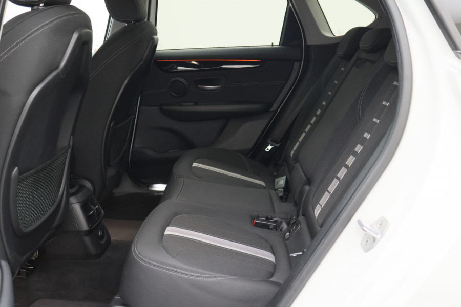 BMW 2 Serie Active Tourer 218i Corporate Lease Executive LED, Camera, Navigatie, Stoelverwarming, PDC