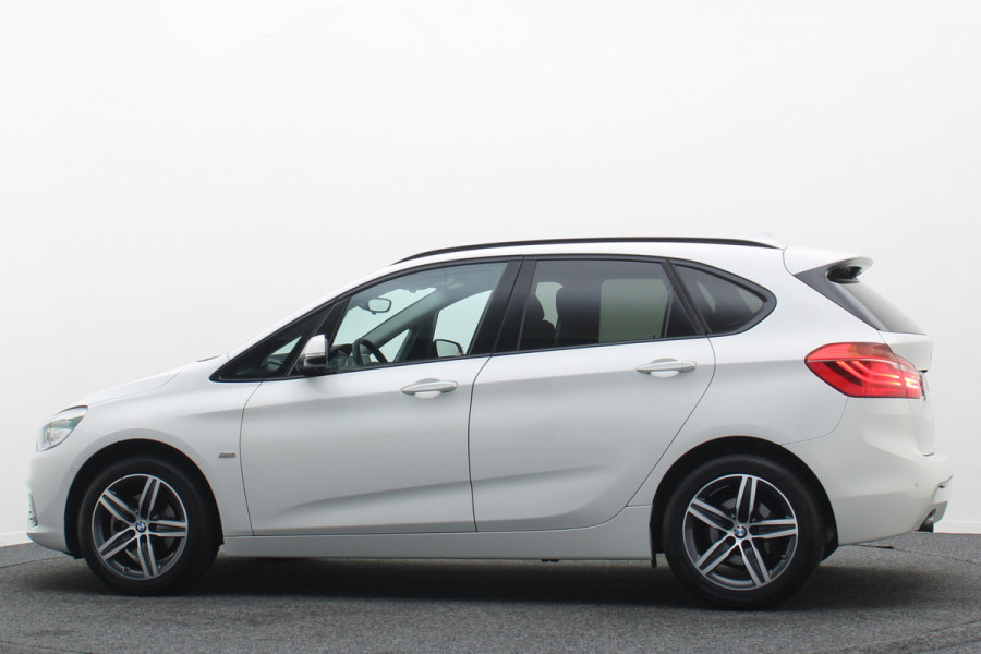BMW 2 Serie Active Tourer 218i Corporate Lease Executive LED, Camera, Navigatie, Stoelverwarming, PDC