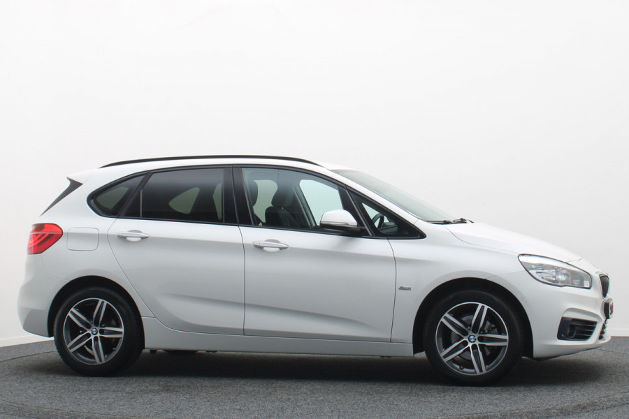 BMW 2 Serie Active Tourer 218i Corporate Lease Executive LED, Camera, Navigatie, Stoelverwarming, PDC