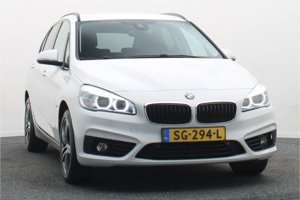 BMW 2 Serie Active Tourer 218i Corporate Lease Executive LED, Camera, Navigatie, Stoelverwarming, PDC