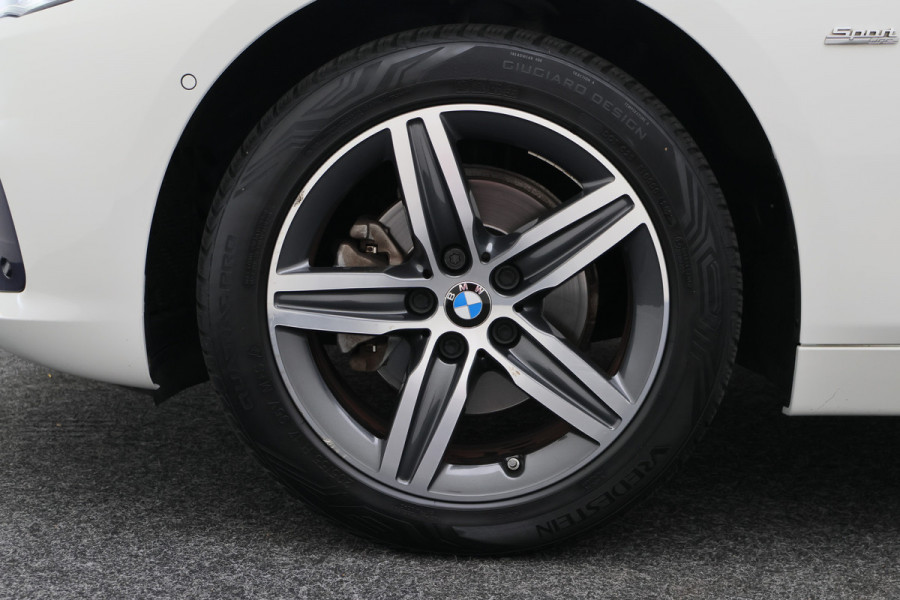 BMW 2 Serie Active Tourer 218i Corporate Lease Executive LED, Camera, Navigatie, Stoelverwarming, PDC