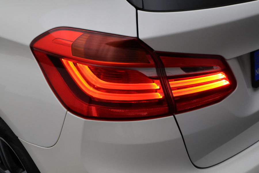 BMW 2 Serie Active Tourer 218i Corporate Lease Executive LED, Camera, Navigatie, Stoelverwarming, PDC