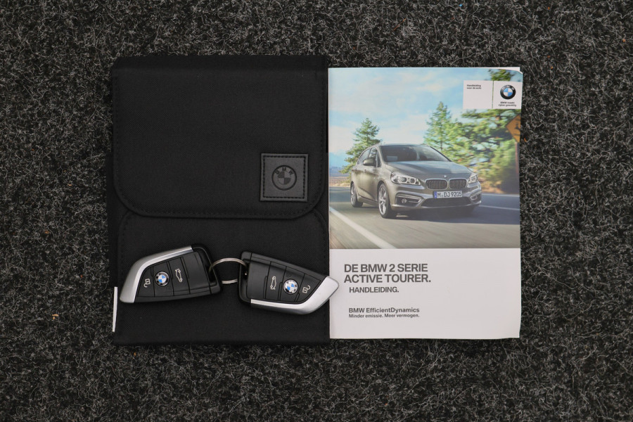 BMW 2 Serie Active Tourer 218i Corporate Lease Executive LED, Camera, Navigatie, Stoelverwarming, PDC