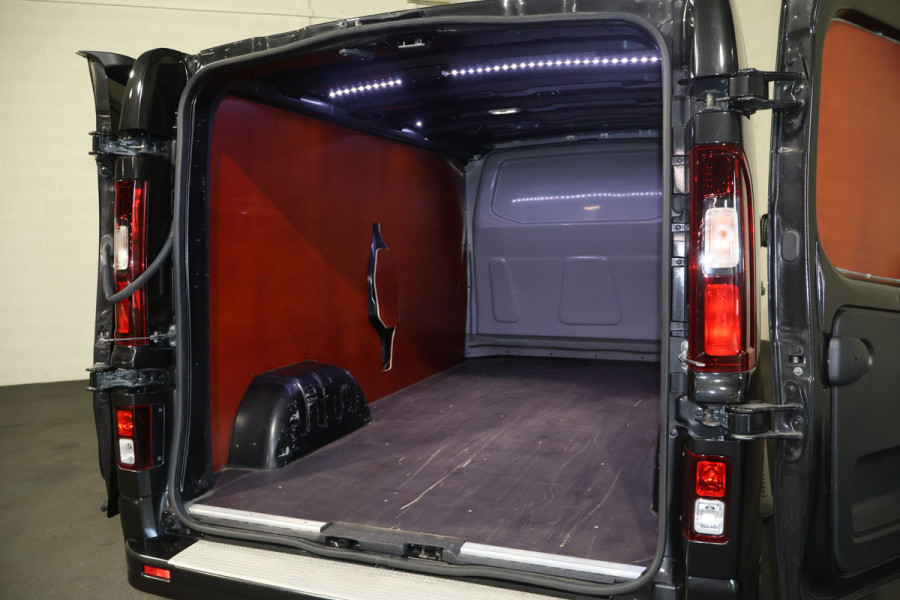 Renault Trafic 2.0 dCi 170pk L2 H1 Automaat Black Edition
