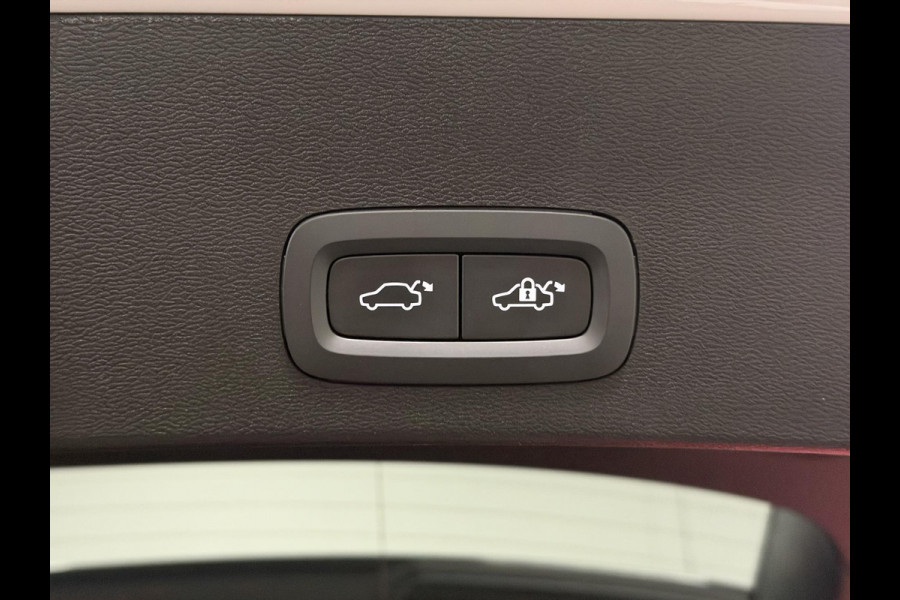 Volvo XC40 Recharge Twin Pro Trekhaak | Open dak | Adapt. cruise | 360 camera | Stuur-/stoelverwarming | Harman/Kardon | Carplay