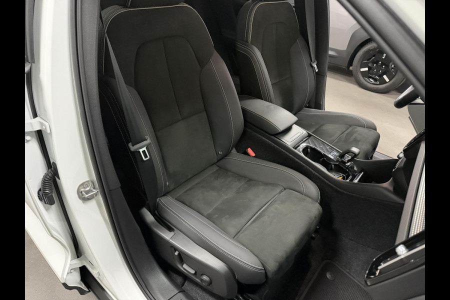 Volvo XC40 Recharge Twin Pro Trekhaak | Open dak | Adapt. cruise | 360 camera | Stuur-/stoelverwarming | Harman/Kardon | Carplay