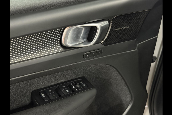 Volvo XC40 Recharge Twin Pro Trekhaak | Open dak | Adapt. cruise | 360 camera | Stuur-/stoelverwarming | Harman/Kardon | Carplay