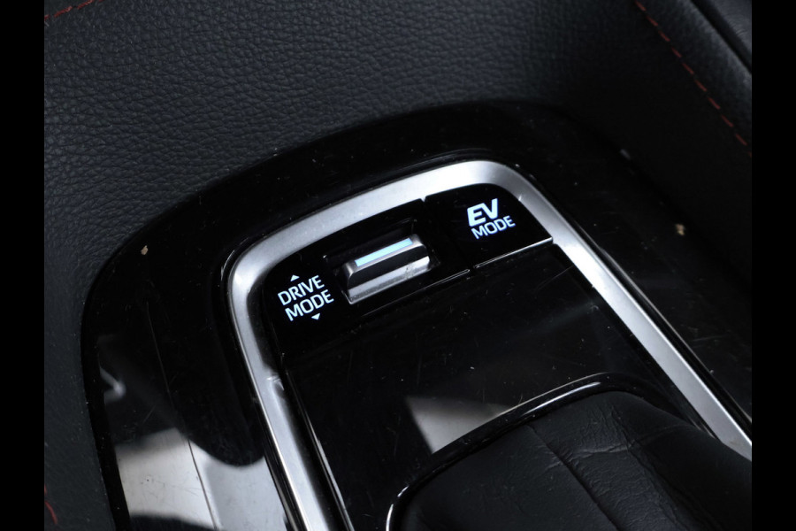 Toyota Corolla Touring Sports 1.8 Hybrid Executive Sport (NAVI,CAMERA,STOELVERWARMING,CRUISE,LED,GETINT,SPORTSTOELEN,LM VELGEN)