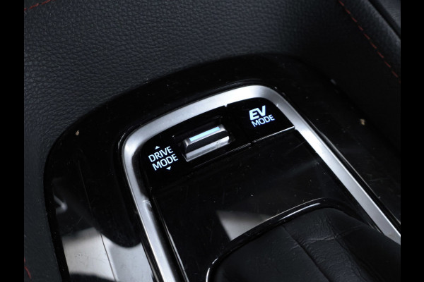 Toyota Corolla Touring Sports 1.8 Hybrid Executive Sport (NAVI,CAMERA,STOELVERWARMING,CRUISE,LED,GETINT,SPORTSTOELEN,LM VELGEN)