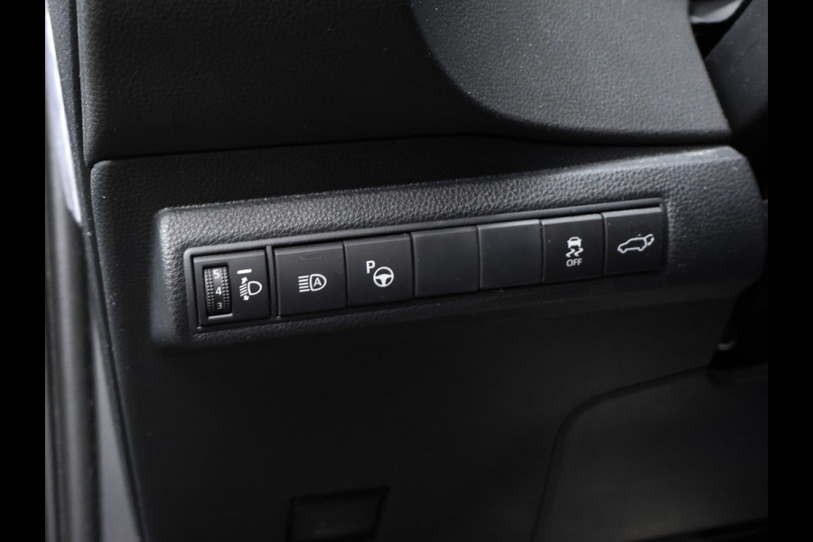 Toyota Corolla Touring Sports 1.8 Hybrid Executive Sport (NAVI,CAMERA,STOELVERWARMING,CRUISE,LED,GETINT,SPORTSTOELEN,LM VELGEN)