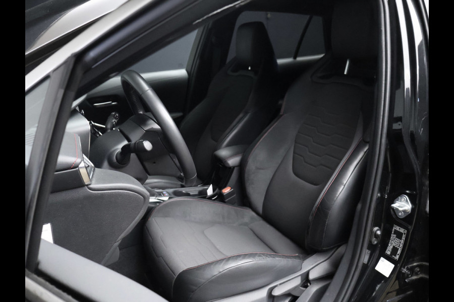 Toyota Corolla Touring Sports 1.8 Hybrid Executive Sport (NAVI,CAMERA,STOELVERWARMING,CRUISE,LED,GETINT,SPORTSTOELEN,LM VELGEN)
