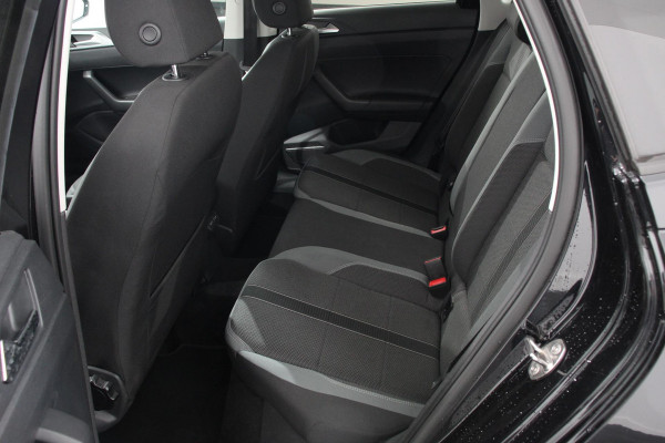 Volkswagen Polo 1.0 TSI 110 pk DSG Highline Navigatie Apple Carplay/Android Auto Adaptieve Cruise Control Parkeersensoren Stoelverwarming Privacy Glass Climatronic