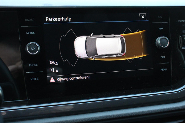 Volkswagen Polo 1.0 TSI 110 pk DSG Highline Navigatie Apple Carplay/Android Auto Adaptieve Cruise Control Parkeersensoren Stoelverwarming Privacy Glass Climatronic
