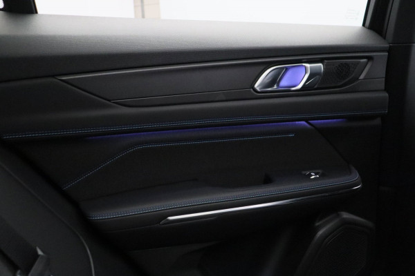 Lynk & Co 01 1.5 261PK Plug-in Hybrid *Zwarte Hemel* 360° Camera Pano/dak Apple/Carplay Adaptive/Cruise