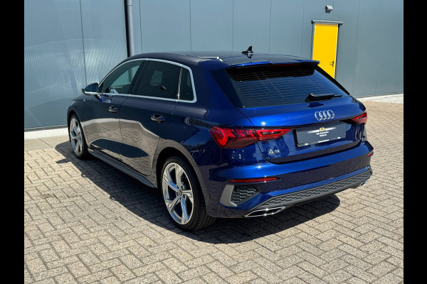 Audi A3 Sportback 30 TFSI S-line edition AUTOMAAT * Navigatie * Parkeersensoren * Audi Sound *