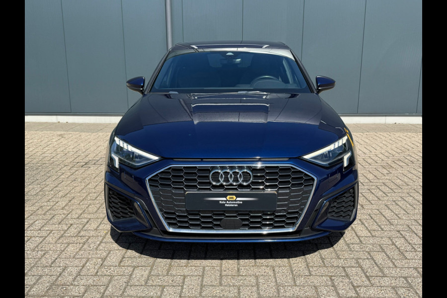 Audi A3 Sportback 30 TFSI S-line edition AUTOMAAT * Navigatie * Parkeersensoren * Audi Sound *