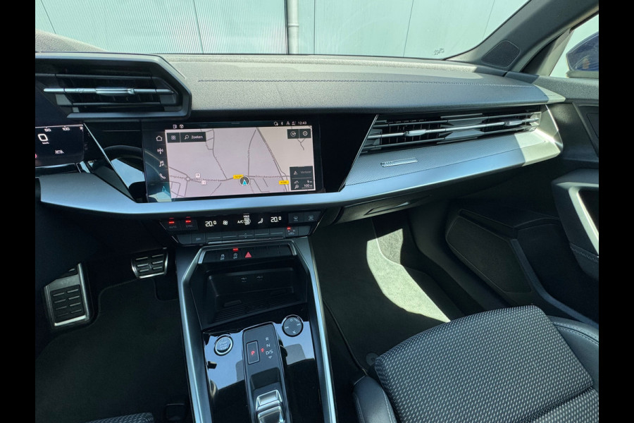 Audi A3 Sportback 30 TFSI S-line edition AUTOMAAT * Navigatie * Parkeersensoren * Audi Sound *