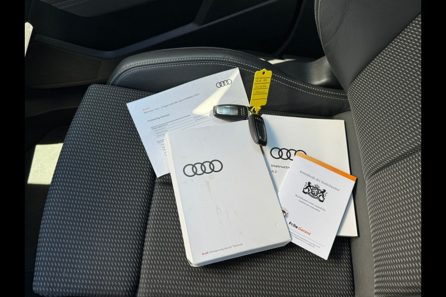 Audi A3 Sportback 30 TFSI S-line edition AUTOMAAT * Navigatie * Parkeersensoren * Audi Sound *