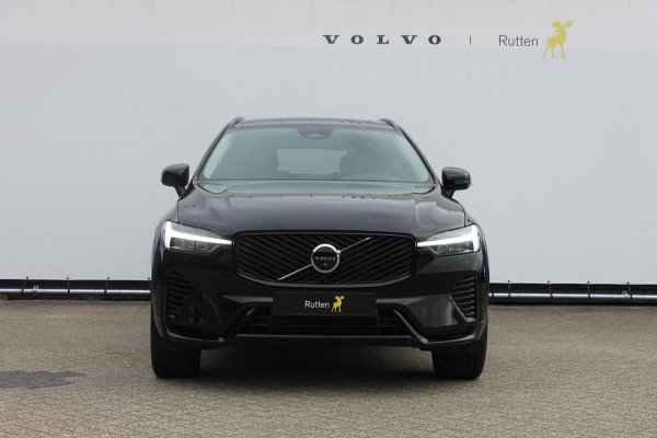 Volvo XC60 2.0 T6 Plug-in hybrid AWD Ultra Dark Luchtvering / Panoramisch schuif-kanteldak / Semi elektrisch wegklapbare trekhaak / Harman Kardon Audio