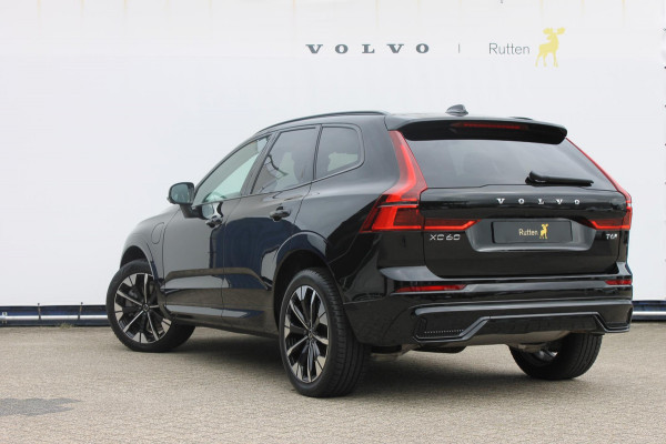 Volvo XC60 2.0 T6 Plug-in hybrid AWD Ultra Dark Luchtvering / Panoramisch schuif-kanteldak / Semi elektrisch wegklapbare trekhaak / Harman Kardon Audio