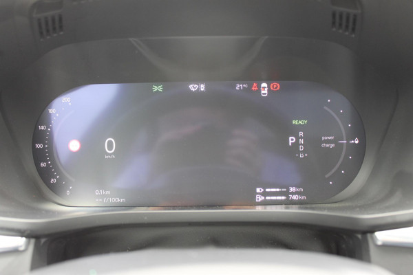 Volvo XC60 2.0 T6 Plug-in hybrid AWD Ultra Dark Luchtvering / Panoramisch schuif-kanteldak / Semi elektrisch wegklapbare trekhaak / Harman Kardon Audio