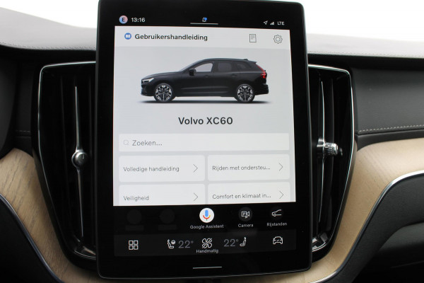 Volvo XC60 2.0 T6 Plug-in hybrid AWD Ultra Dark Luchtvering / Panoramisch schuif-kanteldak / Semi elektrisch wegklapbare trekhaak / Harman Kardon Audio