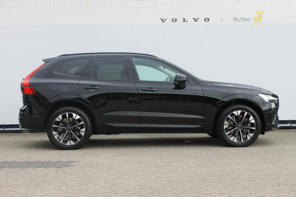 Volvo XC60 2.0 T6 Plug-in hybrid AWD Ultra Dark Luchtvering / Panoramisch schuif-kanteldak / Semi elektrisch wegklapbare trekhaak / Harman Kardon Audio