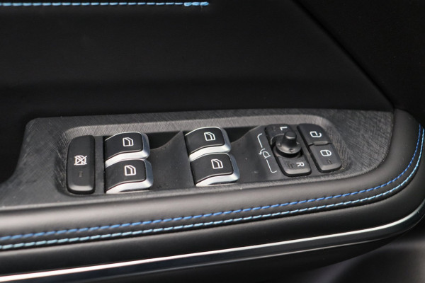 Lynk & Co 01 1.5 261PK Plug-in Hybrid *GEWRAPT* Origineel NL Pano/dak Apple/Carplay Adaptive/Cruise