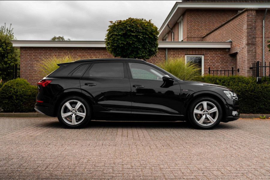 Audi e-tron E-tron 50 Quattro Launch Edition Plus 71 kWh Pano ACC Luchtvering Memory 20''