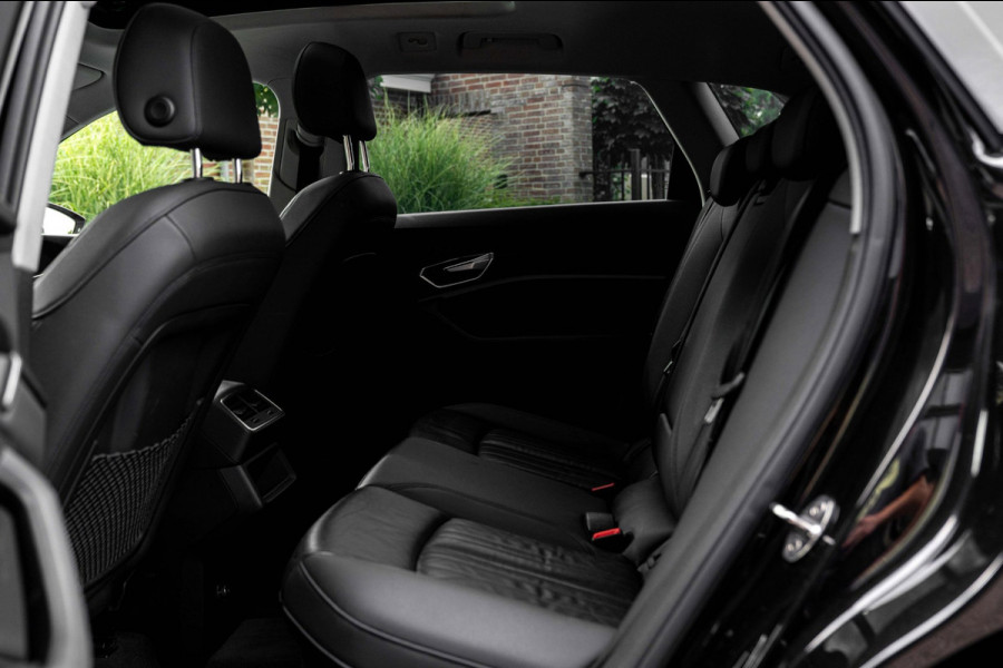 Audi e-tron E-tron 50 Quattro Launch Edition Plus 71 kWh Pano ACC Luchtvering Memory 20''