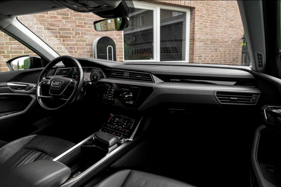 Audi e-tron E-tron 50 Quattro Launch Edition Plus 71 kWh Pano ACC Luchtvering Memory 20''