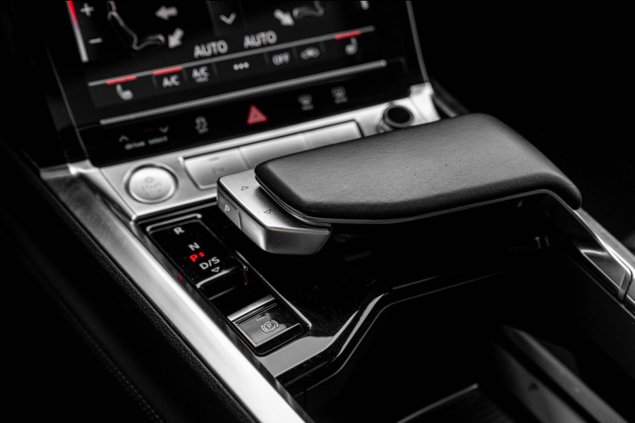 Audi e-tron E-tron 50 Quattro Launch Edition Plus 71 kWh Pano ACC Luchtvering Memory 20''