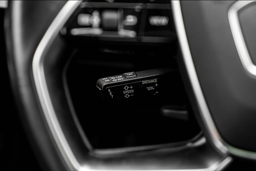 Audi e-tron E-tron 50 Quattro Launch Edition Plus 71 kWh Pano ACC Luchtvering Memory 20''