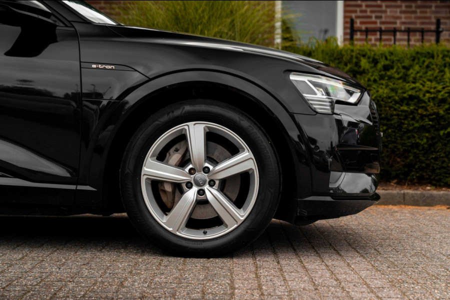 Audi e-tron E-tron 50 Quattro Launch Edition Plus 71 kWh Pano ACC Luchtvering Memory 20''