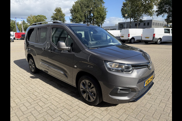 Toyota PROACE CITY Verso 1.2 Turbo 130pk Active Long 7 persoons / rolstoel lift / vaste prijs rijklaar € 24.950 marge / lease vanaf € 407 / automaat / camera / grijs metallic / dubbele schuifdeur / euro 6