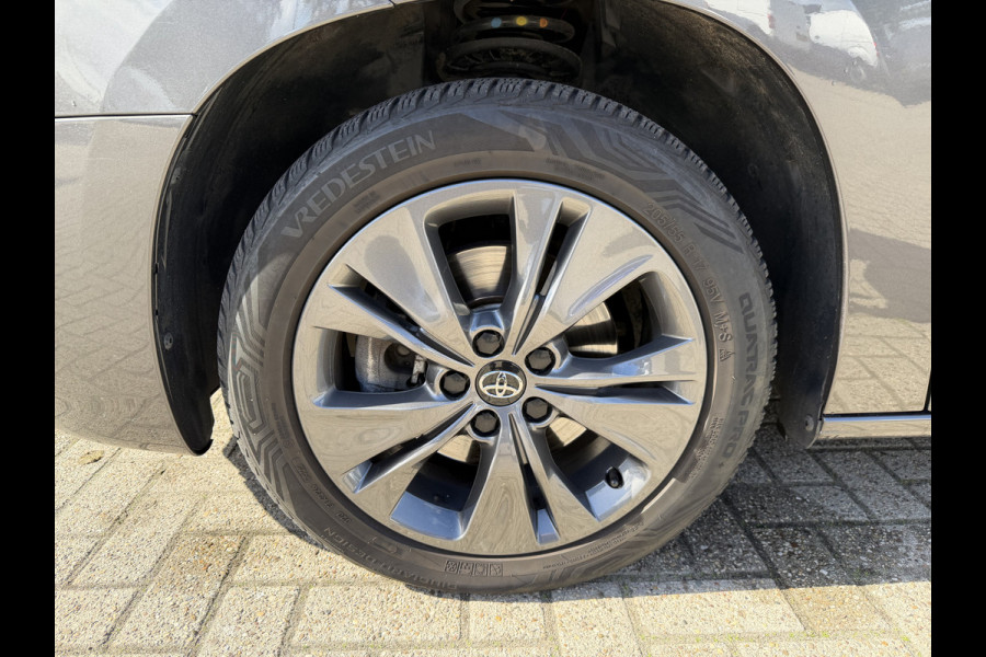 Toyota PROACE CITY Verso 1.2 Turbo 130pk Active Long 7 persoons / rolstoel lift / vaste prijs rijklaar € 24.950 marge / lease vanaf € 407 / automaat / camera / grijs metallic / dubbele schuifdeur / euro 6