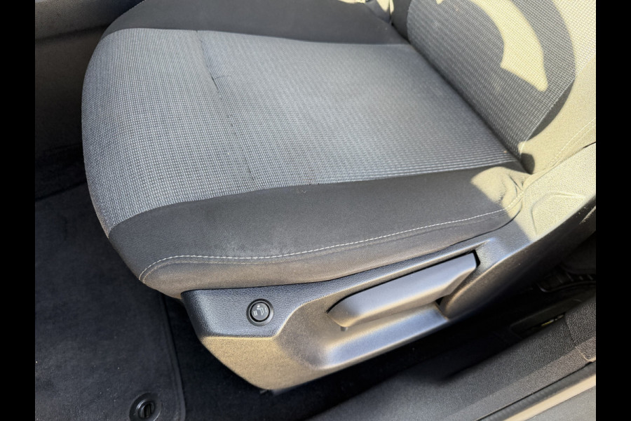 Toyota PROACE CITY Verso 1.2 Turbo 130pk Active Long 7 persoons / rolstoel lift / vaste prijs rijklaar € 24.950 marge / lease vanaf € 407 / automaat / camera / grijs metallic / dubbele schuifdeur / euro 6