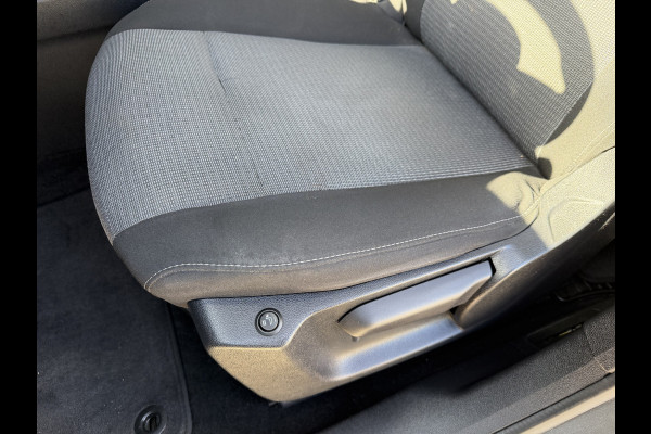 Toyota PROACE CITY Verso 1.2 Turbo 130pk Active Long 7 persoons / rolstoel lift / vaste prijs rijklaar € 24.950 marge / lease vanaf € 407 / automaat / camera / grijs metallic / dubbele schuifdeur / euro 6