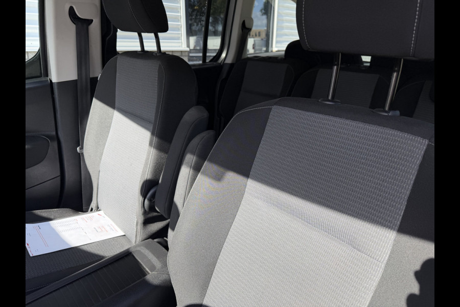 Toyota PROACE CITY Verso 1.2 Turbo 130pk Active Long 7 persoons / rolstoel lift / vaste prijs rijklaar € 24.950 marge / lease vanaf € 407 / automaat / camera / grijs metallic / dubbele schuifdeur / euro 6