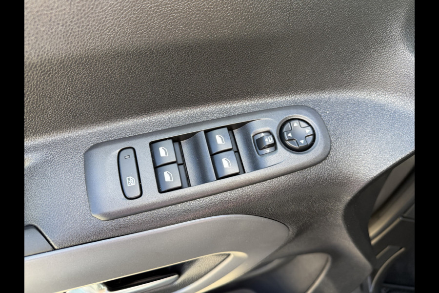 Toyota PROACE CITY Verso 1.2 Turbo 130pk Active Long 7 persoons / rolstoel lift / vaste prijs rijklaar € 24.950 marge / lease vanaf € 407 / automaat / camera / grijs metallic / dubbele schuifdeur / euro 6