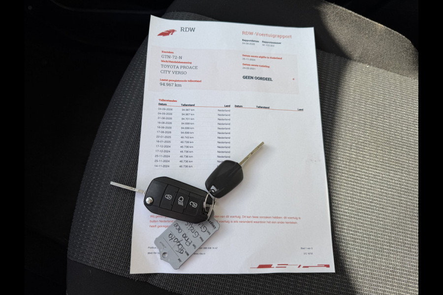Toyota PROACE CITY Verso 1.2 Turbo 130pk Active Long 7 persoons / rolstoel lift / vaste prijs rijklaar € 24.950 marge / lease vanaf € 407 / automaat / camera / grijs metallic / dubbele schuifdeur / euro 6