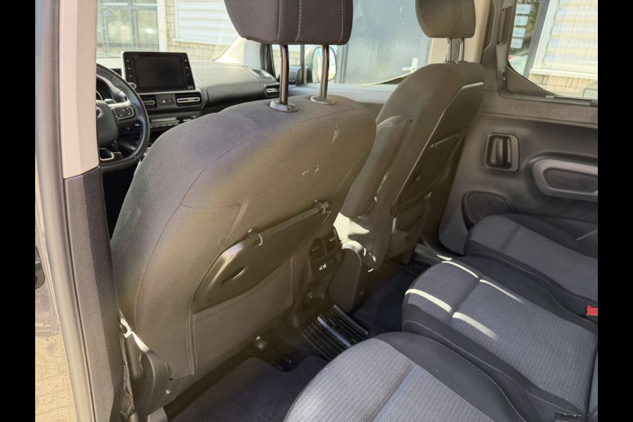 Toyota PROACE CITY Verso 1.2 Turbo 130pk Active Long 7 persoons / rolstoel lift / vaste prijs rijklaar € 24.950 marge / lease vanaf € 407 / automaat / camera / grijs metallic / dubbele schuifdeur / euro 6