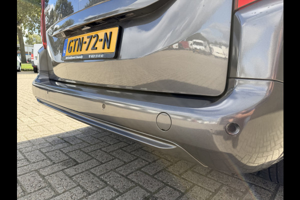 Toyota PROACE CITY Verso 1.2 Turbo 130pk Active Long 7 persoons / rolstoel lift / vaste prijs rijklaar € 24.950 marge / lease vanaf € 407 / automaat / camera / grijs metallic / dubbele schuifdeur / euro 6