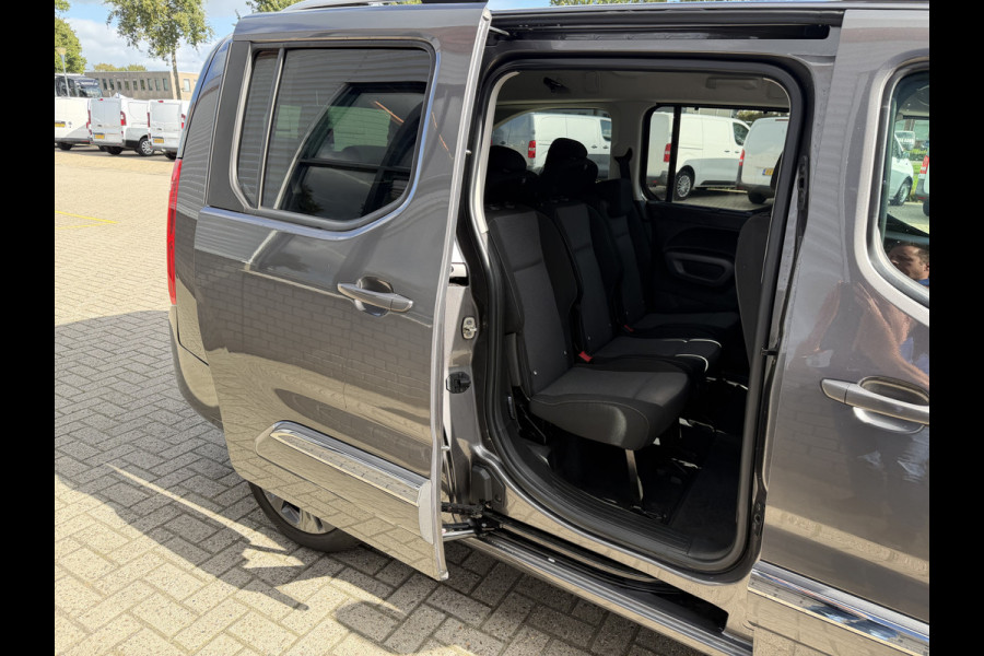 Toyota PROACE CITY Verso 1.2 Turbo 130pk Active Long 7 persoons / rolstoel lift / vaste prijs rijklaar € 24.950 marge / lease vanaf € 407 / automaat / camera / grijs metallic / dubbele schuifdeur / euro 6