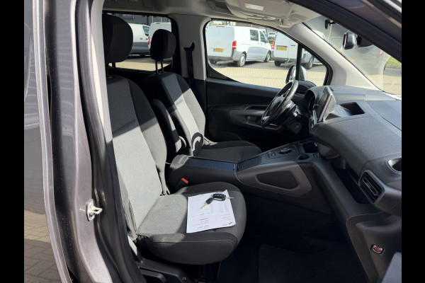 Toyota PROACE CITY Verso 1.2 Turbo 130pk Active Long 7 persoons / rolstoel lift / vaste prijs rijklaar € 24.950 marge / lease vanaf € 407 / automaat / camera / grijs metallic / dubbele schuifdeur / euro 6