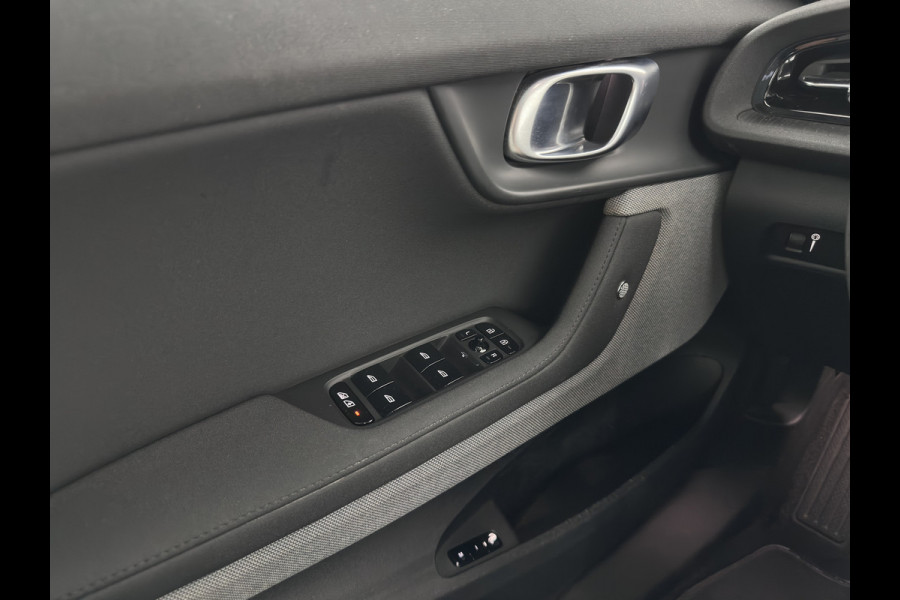 Polestar 2 Long Range Dual Motor 78 kWh [ 3-Fase-11kW] {SOH-88%} (INCL-BTW) Aut. *PANO | FULL-LED | MEMORY-PACK | CAMERA | KEYLESS | LANE-ASSIST | DIGI-COCKPIT | CARPLAY | DAB+ | HEATED-COMFORTSEATS | CRUISE | TOWBAR | 20''ALU*
