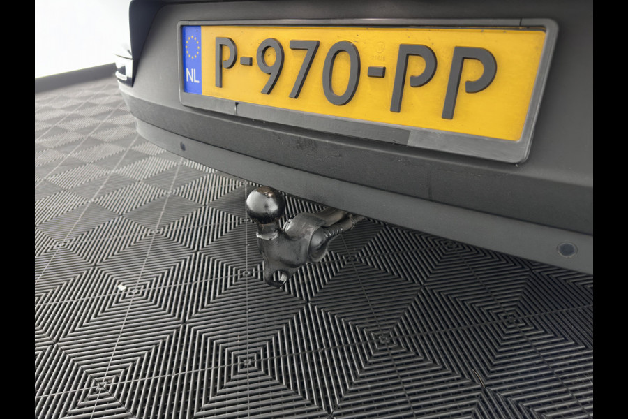 Polestar 2 Long Range Dual Motor 78 kWh [ 3-Fase-11kW] {SOH-88%} (INCL-BTW) Aut. *PANO | FULL-LED | MEMORY-PACK | CAMERA | KEYLESS | LANE-ASSIST | DIGI-COCKPIT | CARPLAY | DAB+ | HEATED-COMFORTSEATS | CRUISE | TOWBAR | 20''ALU*